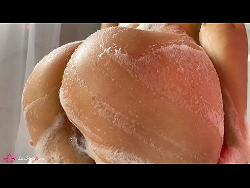 ❤️ Brunette شاور میں شدید orgasm کے لئے وائبریٹر کے ساتھ بلی میں مشت زنی کرتی ہے۔ ❌ ہم پر ur.xxxtophd.ru ❌️