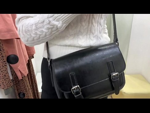 ❤️ فٹنگ روم میں ڈلڈو کے ساتھ نوجوان کتیا فیرل بیری کی عوامی مشت زنی ❌ ہم پر ur.xxxtophd.ru ❌️